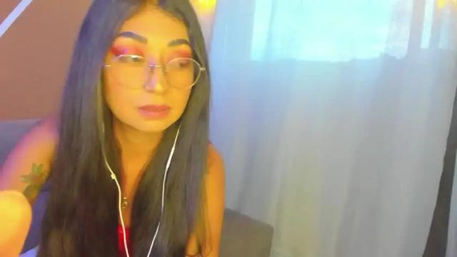 Image 3 of lu_natic Stream on Chaturbate on 16 months ago