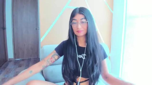 Image 3 of lu_natic Stream on Chaturbate on 15 months ago