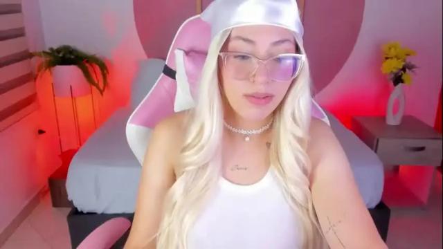 Image 3 of luana_adans Stream on Chaturbate on 5 months ago