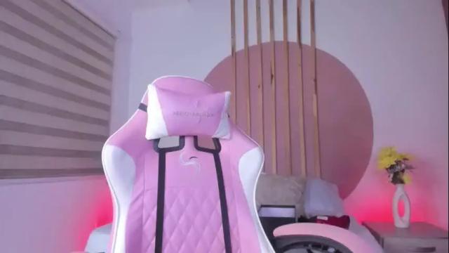 Image 3 of luana_adans Stream on Chaturbate on 5 months ago