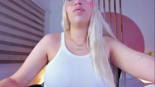 Image 2 of luana_adans Stream on Chaturbate on 4 months ago
