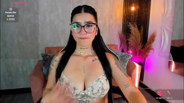 Image 4 of luanabonasx Stream on Chaturbate on 1 month ago