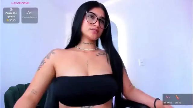 Image 4 of luanabonasx Stream on Chaturbate on 1 month ago