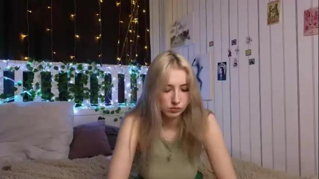 Image 12 of lucettaeade Stream on Chaturbate on 1 month ago