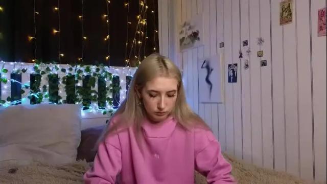 Image 3 of lucettaeade Stream on Chaturbate on 1 month ago