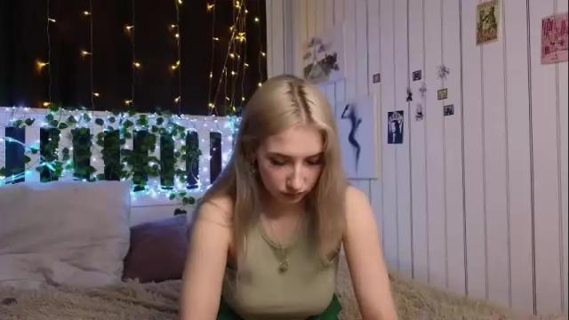Image 6 of lucettaeade Stream on Chaturbate on 1 month ago