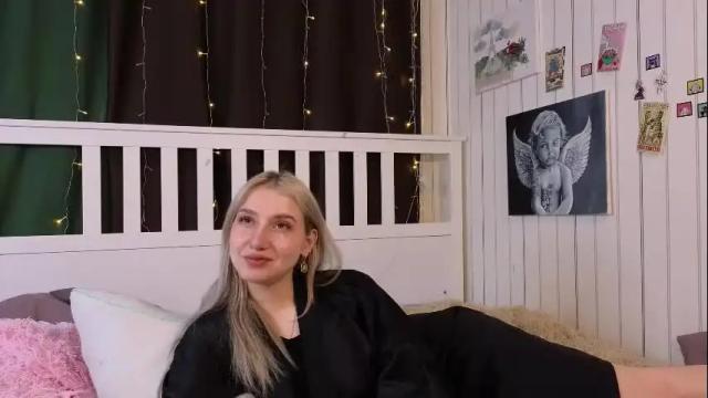 Image 12 of lucettaeade Stream on Chaturbate on 1 month ago