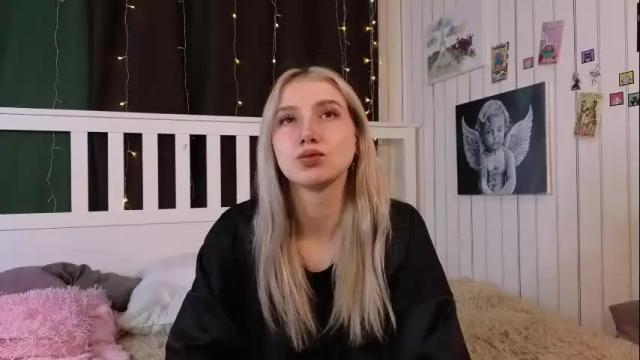 Image 3 of lucettaeade Stream on Chaturbate on 1 month ago