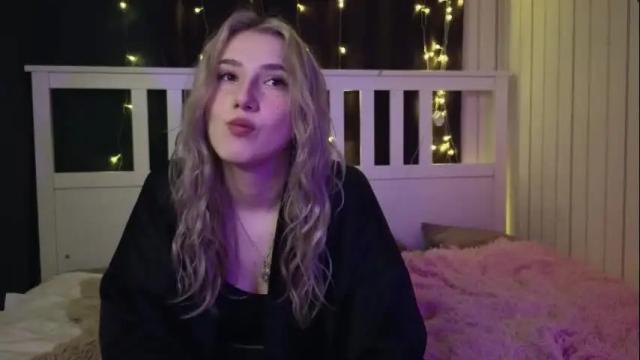 Image 10 of lucettaeade Stream on Chaturbate on 1 month ago