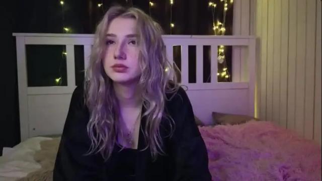 Image 11 of lucettaeade Stream on Chaturbate on 1 month ago