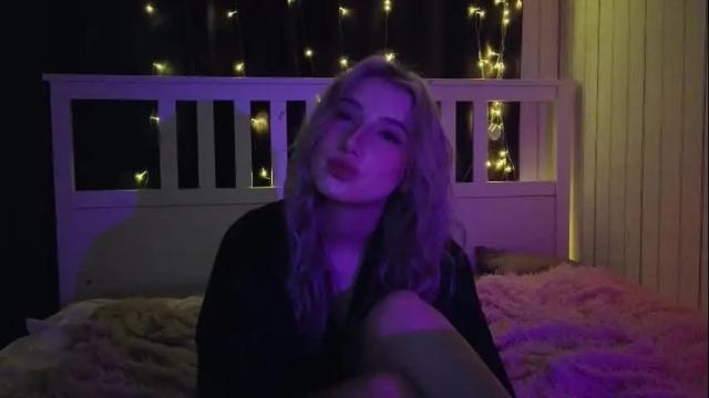 Image 4 of lucettaeade Stream on Chaturbate on 1 month ago