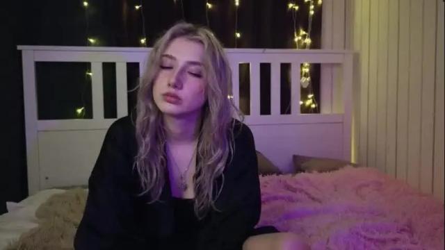 Image 8 of lucettaeade Stream on Chaturbate on 1 month ago