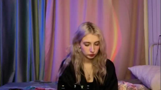 Image 12 of lucettaeade Stream on Chaturbate on 1 month ago