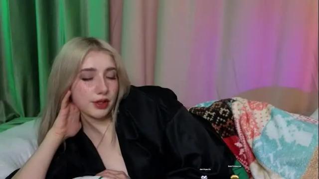 Image 12 of lucettaeade Stream on Chaturbate on 1 month ago