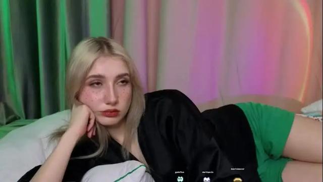 Image 3 of lucettaeade Stream on Chaturbate on 1 month ago