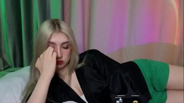 Image 4 of lucettaeade Stream on Chaturbate on 1 month ago