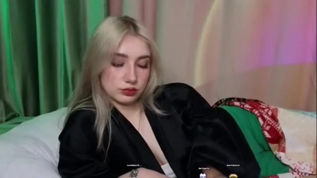 Image 8 of lucettaeade Stream on Chaturbate on 1 month ago