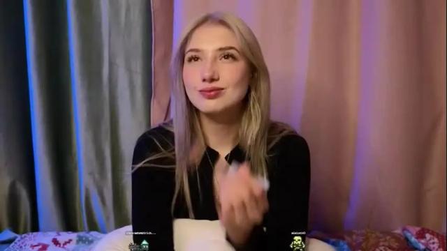 Image 2 of lucettaeade Stream on Chaturbate on 1 month ago