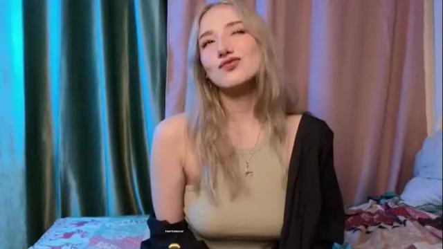 Image 3 of lucettaeade Stream on Chaturbate on 1 month ago
