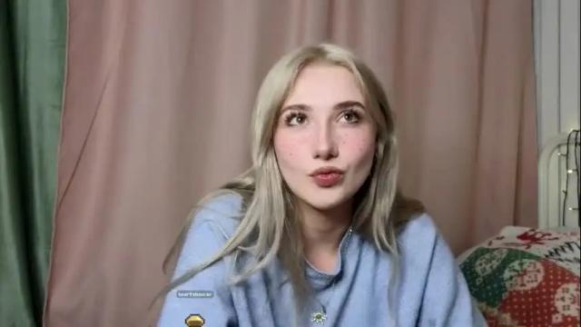 Image 3 of lucettaeade Stream on Chaturbate on 1 month ago