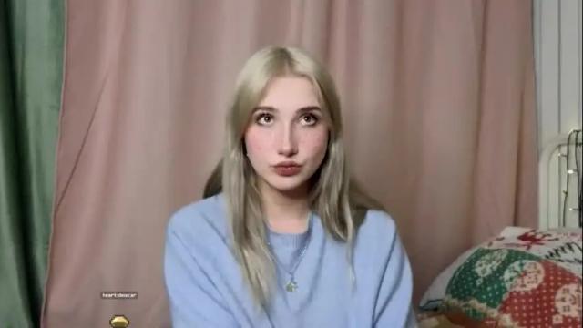 Image 4 of lucettaeade Stream on Chaturbate on 1 month ago
