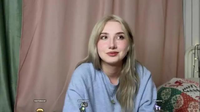 Image 8 of lucettaeade Stream on Chaturbate on 1 month ago