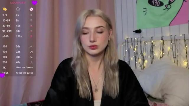 Image 2 of lucettaeade Stream on Chaturbate on 8 months ago