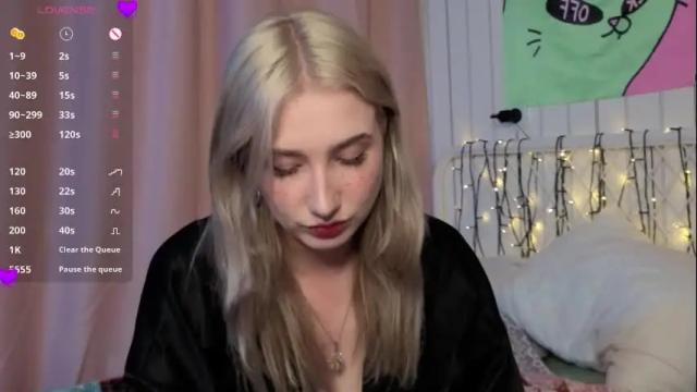 Image 3 of lucettaeade Stream on Chaturbate on 8 months ago