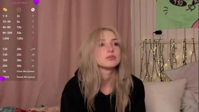 Image 3 of lucettaeade Stream on Chaturbate on 1 month ago