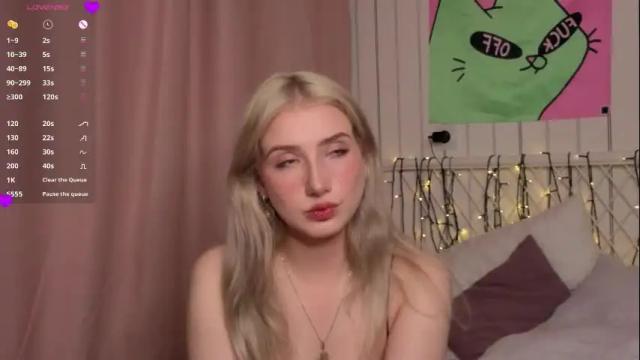 Image 4 of lucettaeade Stream on Chaturbate on 1 month ago