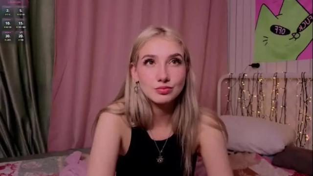 Image 12 of lucettaeade Stream on Chaturbate on 15 days ago
