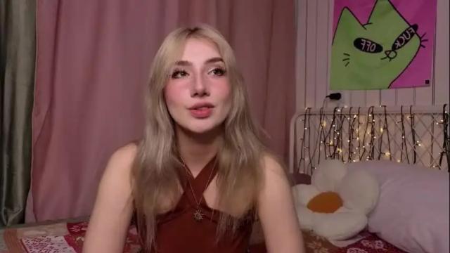 Image 2 of lucettaeade Stream on Chaturbate on 7 days ago