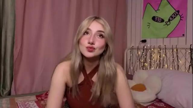 Image 6 of lucettaeade Stream on Chaturbate on 7 days ago