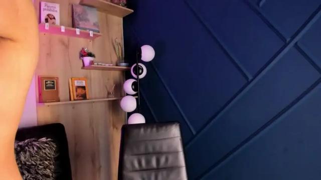 Image 6 of luchiss__ Stream on Chaturbate on 16 months ago