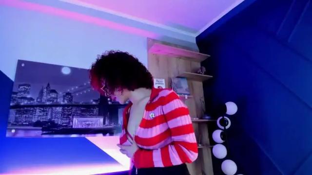 Image 2 of luchiss__ Stream on Chaturbate on 16 months ago