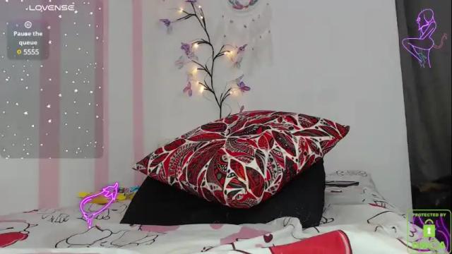 Image 7 of lucia_floress Stream on Chaturbate on 9 days ago