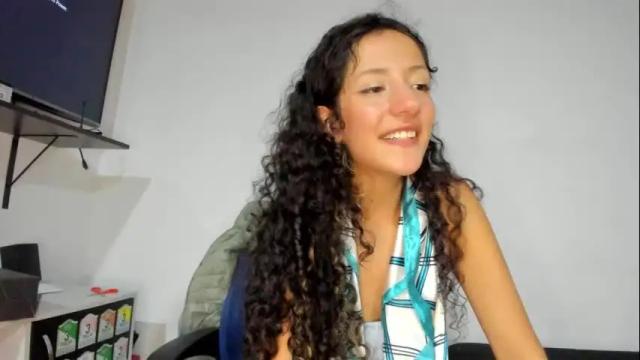 Image 11 of lucia_fuster Stream on Chaturbate on 3 months ago