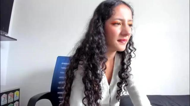 Image 3 of lucia_fuster Stream on Chaturbate on 1 month ago