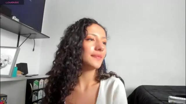 Image 11 of lucia_fuster Stream on Chaturbate on 1 month ago