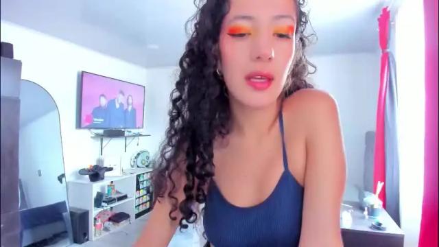 Image 2 of lucia_fuster Stream on Chaturbate on 18 hours ago