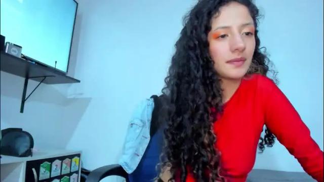 Image 12 of lucia_fuster Stream on Chaturbate on 1 month ago