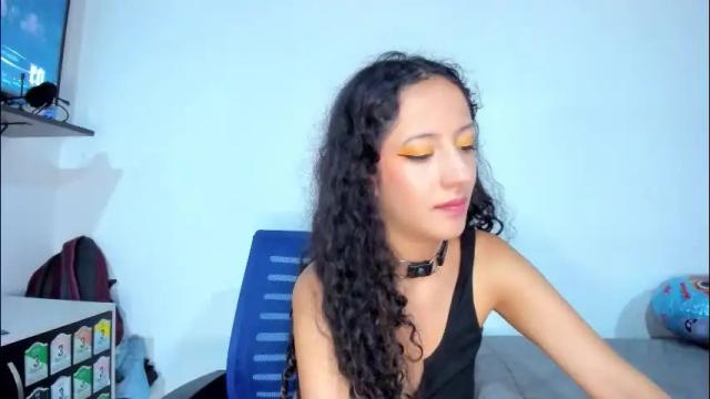 Image 6 of lucia_fuster Stream on Chaturbate on 25 days ago