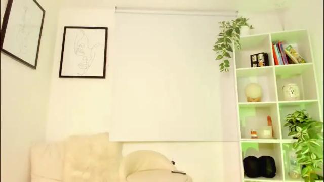 Image 2 of lucia_lee_ Stream on Chaturbate on 1 month ago