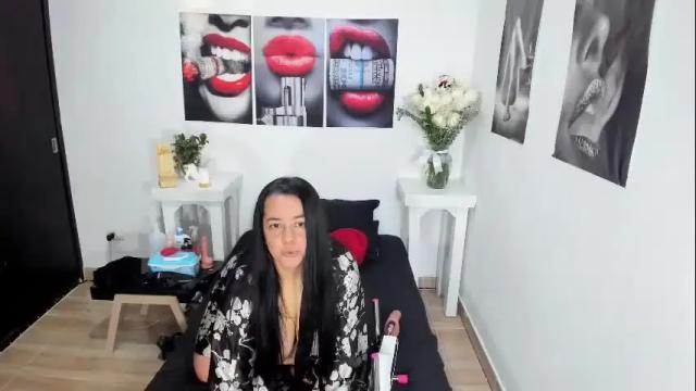 Image 4 of lucia_vonne Stream on Chaturbate on 1 month ago