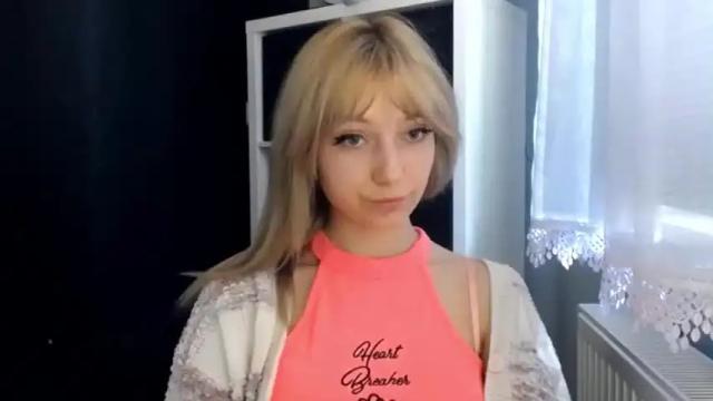 Image 3 of luciacam20 Stream on Chaturbate on 12 months ago