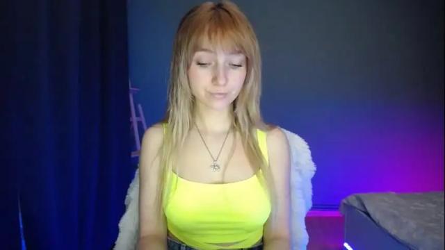 Image 7 of luciacam20 Stream on Chaturbate on 8 days ago