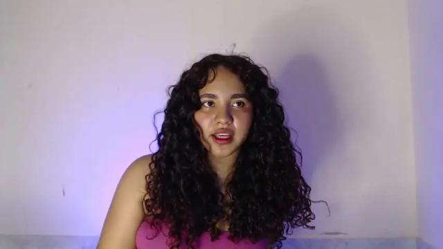 Image 1 of luciana_keating Stream on Chaturbate on 6 months ago