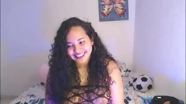 Image 4 of luciana_keating Stream on Chaturbate on 2 months ago