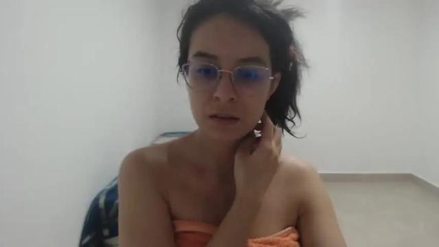 Image 4 of luciana_louiex Stream on Chaturbate on 20 months ago