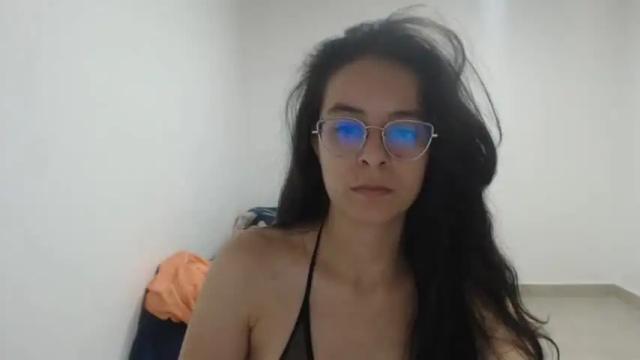 Image 7 of luciana_louiex Stream on Chaturbate on 19 months ago